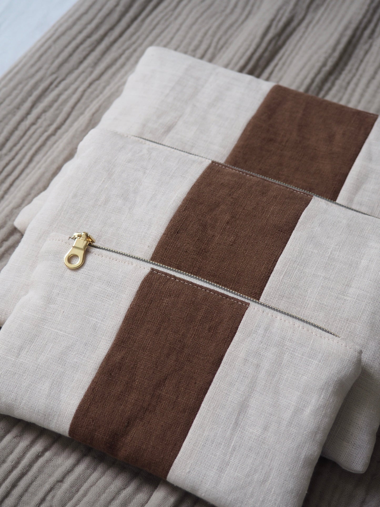 Pochette Camélia, Noisette